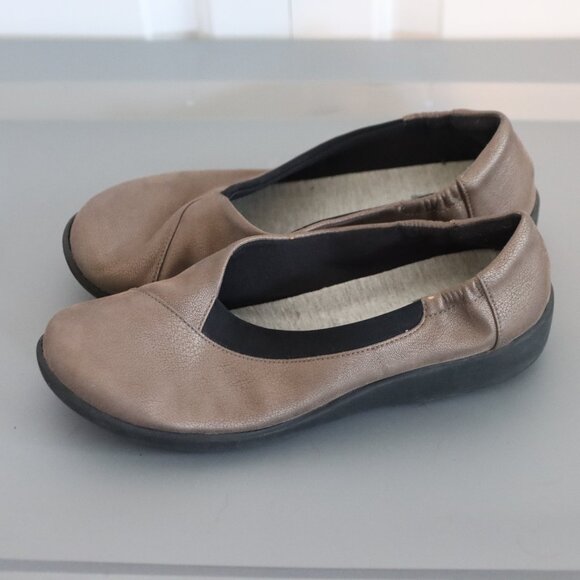 Clarks Cloud Stepper Soft Cushion Size 9 Womens Shoe Bronze - Picture 10 of 11
